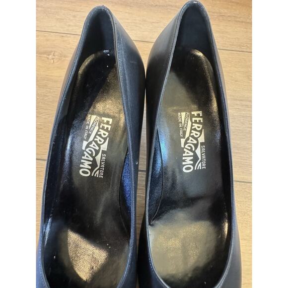 Vintage Salvatore Ferragamo High Heels Pumps Patent Cap Toe Italy Chic Black 9.5 - Picture 11 of 16